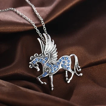 12PC/Veľa Modré Crystal Drahokamu Kôň Krídla Prívesok Náhrdelník Pegasus Zvieratá Kúzlo Šperky Ženy Muži Strany Darček Kúzlo Šperky