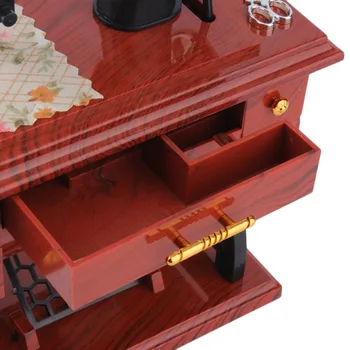 1Pc Mini Vintage Lockwork Šijací Stroj Music Box Dieťa Hračku Treadle Sartorius Hračky Retro Darček k Narodeninám Domova