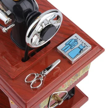 1Pc Mini Vintage Lockwork Šijací Stroj Music Box Dieťa Hračku Treadle Sartorius Hračky Retro Darček k Narodeninám Domova