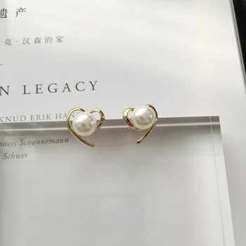 2018 kórejská verzia nové osobnosti láska pearl jednoduché lesklý náušnice dámske šperky, doplnky, veľkoobchod