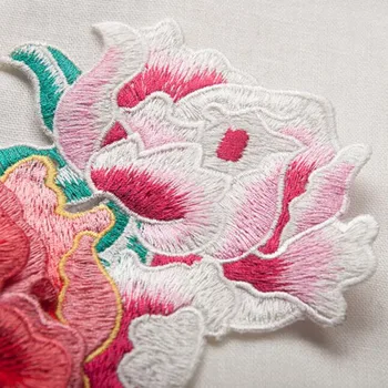 3D Pivónia Čipky Patch Textílie Počítač Nášivka Vyšívané Kvety Fáze Oblečenie Diy Dekoratívne Šitie Odevných Doplnkov