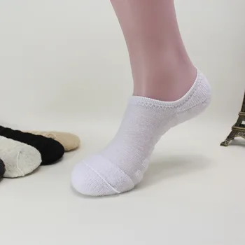 3Pairs Mužov bavlna Neviditeľné Ponožky Jar Leto Bežné Non-slip Silicone Loď Ponožka Muž Plytké Úst, Ponožky a uterák spodnej muž sox