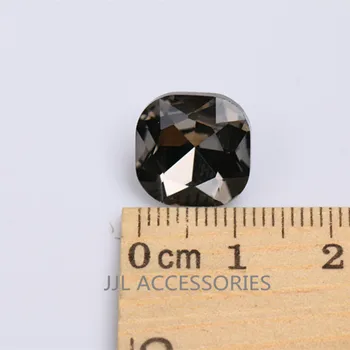 50piece 12 mm black diamond Námestie Crystal Drahokamu Šiť Tlačidlo s otvorom Šijací materiál pre Odev Handričkou