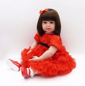 56 cm Americký ruské dievča s Úsmevom 22 Palcový Dieťa znovu sa narodiť Dievča bábiku Sebe Roztomilý Šaty Silikónové Ručné Narodeniny, Vianoce, Darček hračky