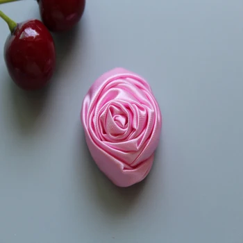 (60pcs/lot) 3,5 cm mini Novorodenca Ručné Valcované Satin Soft Rose Kvety Artifcial Pevné DIY Textílie Kvety Pre dievča Čelenky