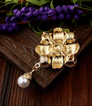 Barokový Royal Smalt Pearl Zlato Broche Brošne Šatku Klip Preklopke Kolíky Broche Šperky Klobúk Bijoux Brošňa Šaty