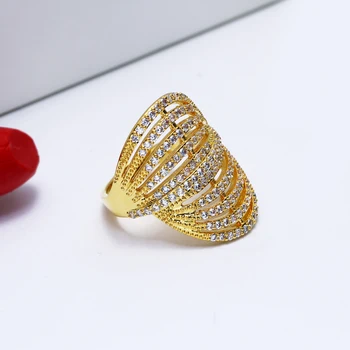 Biela Zlatá farba Elegantný prsteň OL štýl Ženy Trblietavý Zirkón Krúžok Nové šperky prstene