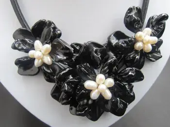 Biele perly Čierna perleť Shell Kvetina Náhrdelník