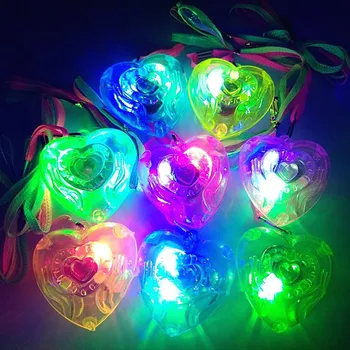 Deti Milujú Srdce LED sa rozsvieti Bliká Bliká Náhrdelník Prívesky Deti Svietiť, Náhrdelníky Vianočné Svetielka Strana Dodávky