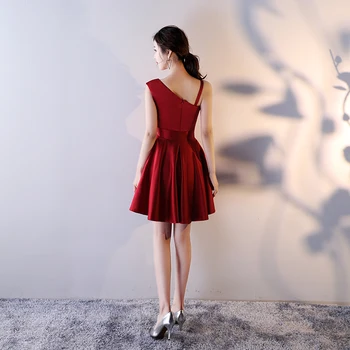 DongCMY 2018 nový príchod krátke rameno strany koktejlové šaty