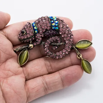 Drahokamu Kryštály Fialová Lizard Chameleon Brošňa Kolíky Broach Ženy Šaty, Klobúk Pin Šperky Príslušenstvo FA5080