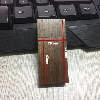 Drevené Orech Pamäť flash stick.usb 2.0 verzia,môže engrave logo spoločnosti na tlačidlo a okno