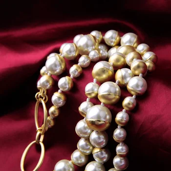 Elegantné Dámske Šperky Set Imitácia Perly Korálkový Náhrdelník S Náramkom Magnet Spona Zavalitý