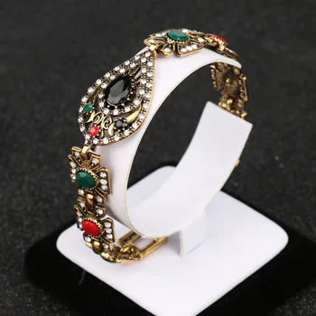 Jedinečný Zlato 3 Ks Vintage India Šperky Sady Hot Predaj Crystal Duté Z Geometrických Vyhlásenie Náhrdelník Náramky Náušnice Nastaviť