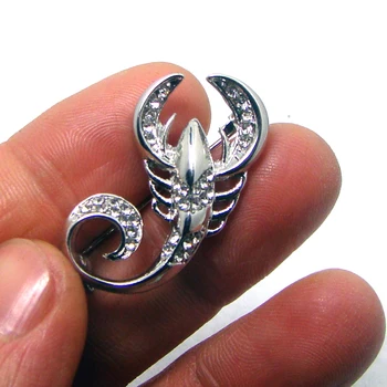 Módny dizajn golier košele vyhovovali pin brošňa kovové scorpion kúzlo prispôsobené príslušenstvo šperky
