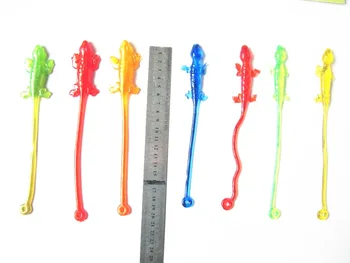 Novinka výrobky, hračky Lizard zvieratá sliz Viskózna Lezenie jeden kus Akcie Obrázok zábavné mini-aplikácie PVC pre deti Anyoutdoor
