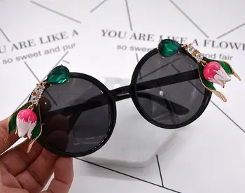 Nové módne Vintage ženy slnečné okuliare Barokový kovové kvety Drahokamu Prehnané Luxusné slnečné Okuliare Slnečné Pláže slnečné okuliare