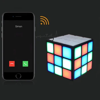 Nový Darček Mini Magic Cube Farebné Bezdrôtový Prenosný Bluetooth Reproduktor, LED Flash Light s TF Karty Handsfree