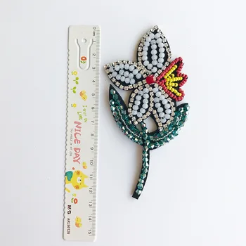 Nášivka ručné nechtov korálky patch DIY odevné doplnky, topánky a klobúky dekorácie škvrny strane-pribíjanie korálky kvet