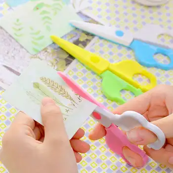Plastové Malé Nožnice Dieťa A Malé Deti Nebudú Bolieť Ruky Ručné Rezanie Papiera V Materskej Škole Bezpečnosti Manuálne Práce