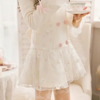 Princezná sladký biely kabát Candy Dážď luk dekorácie vyšívanie dvojité breasted Klope nášivka Japonský dizajn C16CD6221