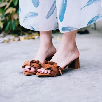 Stylesowner sladké volánikmi papuče pre ženy, otvorené prst 5,5 cm štvorcových päty dámske letné topánky sklzu na skladaný dizajn listov ženy
