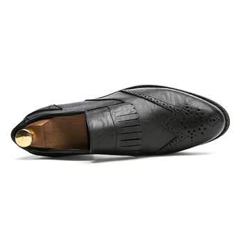 Taliansky formálne kožené topánky mužov strapec pošmyknúť na namieril prst obuv muž cool designer šaty bytov prízvukom oxford topánky pre mužov