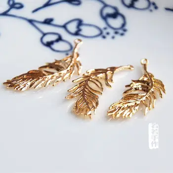 Veľkoobchod 10 ks/veľa pierko zlatá farba charms zlaté šperky robiť plavidlá zistenia DIY pre ženy