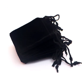 Veľkoobchod 100ks/veľa Black Velvet Tašky 5x7cm Mini Prívesky, Šperky Balení Taška Roztomilý Svadobné Dekorácie Šnúrkou Darčeková Taška
