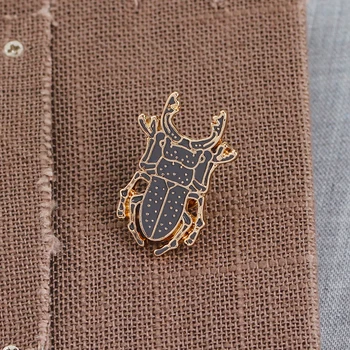 Vintage Pevného Smalt Pin Chrobák Hmyzu Brošne Kolíky Cartoon Zvierat Laple Pin pre Ženy, Mužov Denim Jacket Zábavné Odznaky Šperky