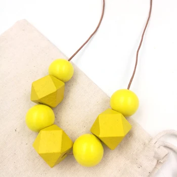 VYHLÁSENIE Geometrické šperky, drevené korálky Náhrdelník moderný minimalistický náhrdelník boho tribal čistá žltá NW139
