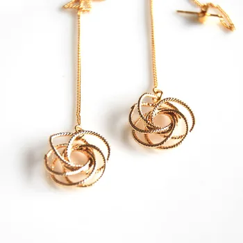 Zlatá farba kvetu módne šperky Visieť Náušnice celková dĺžka 9.8 cm ručne vyrábané ucho vlákna pre ženy darček Minimalistický dizajn