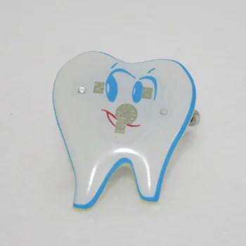 Zubné simle Odznak Zubné kliniky darček Zub Typ, Tvar, Svetlo Brošňa Odznak Zubár pracovnej hygieny Pin Príslušenstvo Ozdobu